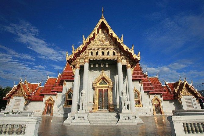 Private Tour: Damnoen Saduak Floating Market and Bangkok City Temples - Damnoen Saduak Floating Market: the main morning event