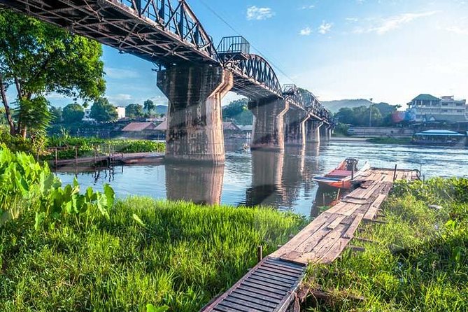 Private Tour: Floating Markets and Bridge on River Kwai Day Trip from Bangkok - War Museum and Kanchanaburi cemetery