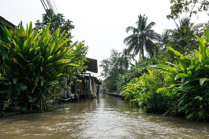 Private Tour: Floating Markets and Suan Sampran Day Trip from Bangkok - Damnoen Saduak by longtail boat