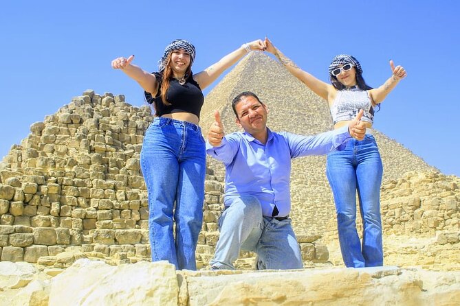 Private tour Giza Pyramids&egyptian Museum&khan khalili bazaar - What the guide and driver add