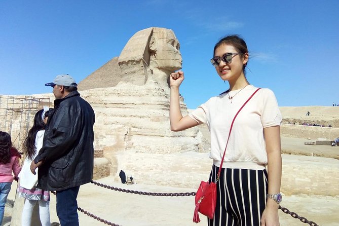 Private Tour Giza pyramids ,Sphinx. Lunch and local bazaars - Why this four-hour Cairo outing works