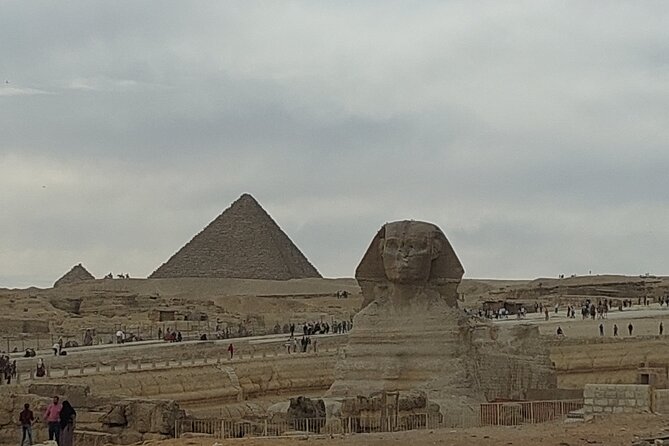 Private Tour in the World of the Pyramids'Egyptian Museum'Bazaar - Price: good value only after you calculate the tickets