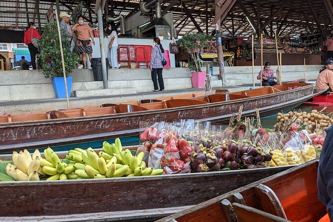 Private Tour Maeklong Railway and Damnoen Saduak Floating Market - What the private format adds