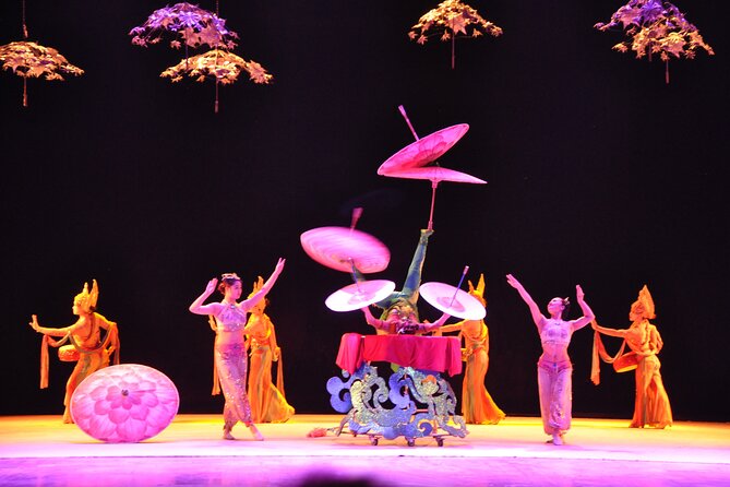 Private Tour to Pearl Market Acrobatic Show & Peking Duck Dinner - A five-hour Beijing evening with three very different stops