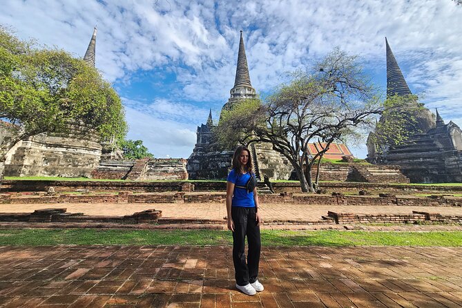 Private Tour to Railway Market, Floating Market And Ayutthaya - Who should book this tour?