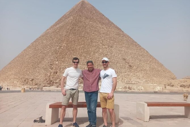 Private Tour to The Pyramids Egyptian Museum & Bazaar from Cairo - A Nile lunch between major sights