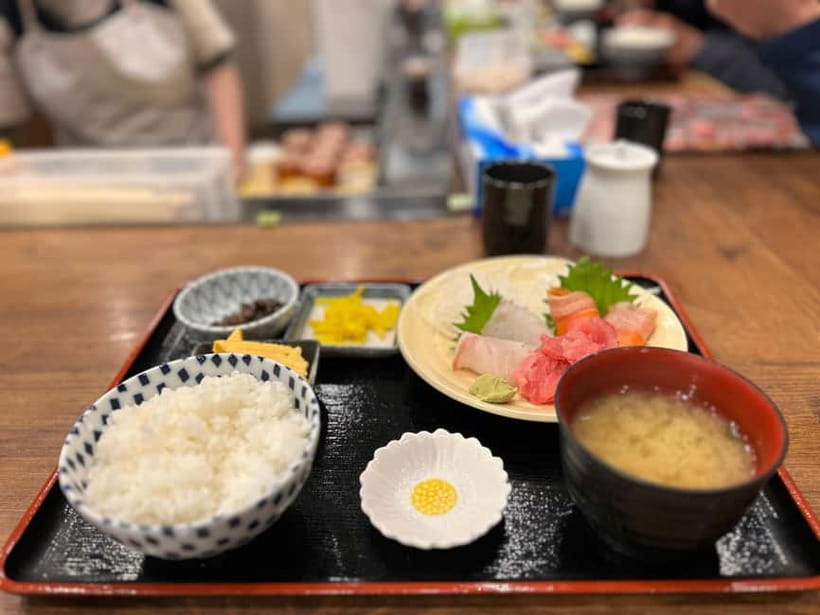 Private Toyosu & Tsukiji Market Adventure with Tuna Auction - The guides make the difference