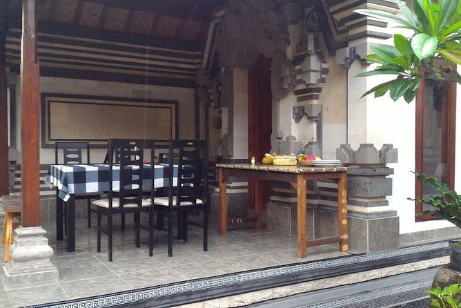 PRIVATE Ubud Market Tour & Balinese Cooking Class with Putu - Practical Timing and Transport