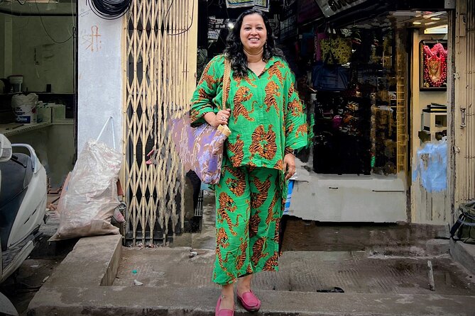 Private Walking Tour into the Oldest Local Market in Bengaluru - Starting at Avenue Road at 10am