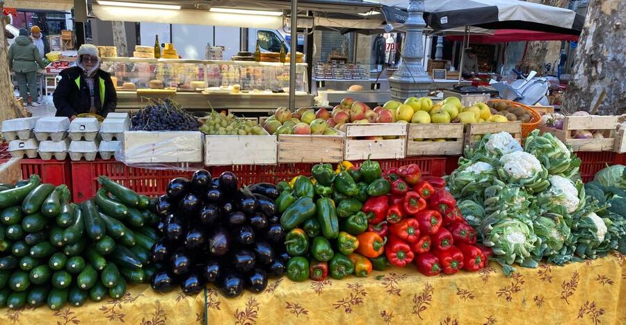 Provencal Market Walking Tour with Tastings - Place Richelme: the daily market anchor