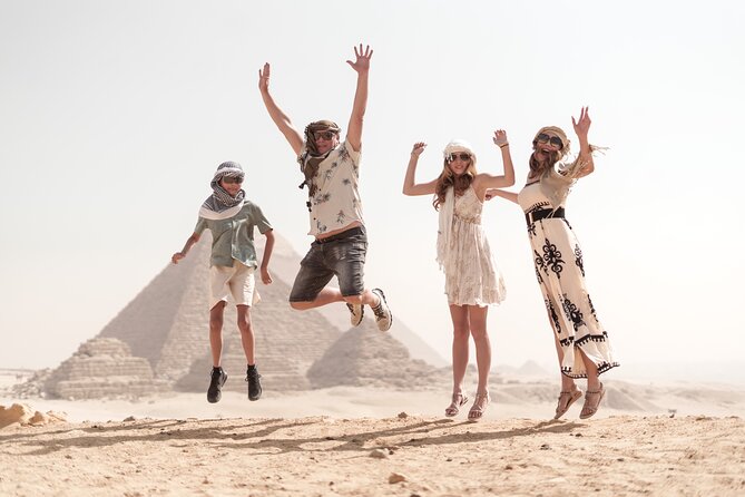 Pyramids, Egyptian Museum & Bazaar With Photographer - Giza: pyramids, Sphinx, and the best photo time