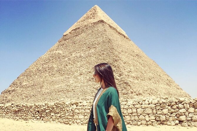 Quick Cairo Layover to Giza Pyramids, Museum, Bazaar from Airport - One hour at the Pyramids of Giza