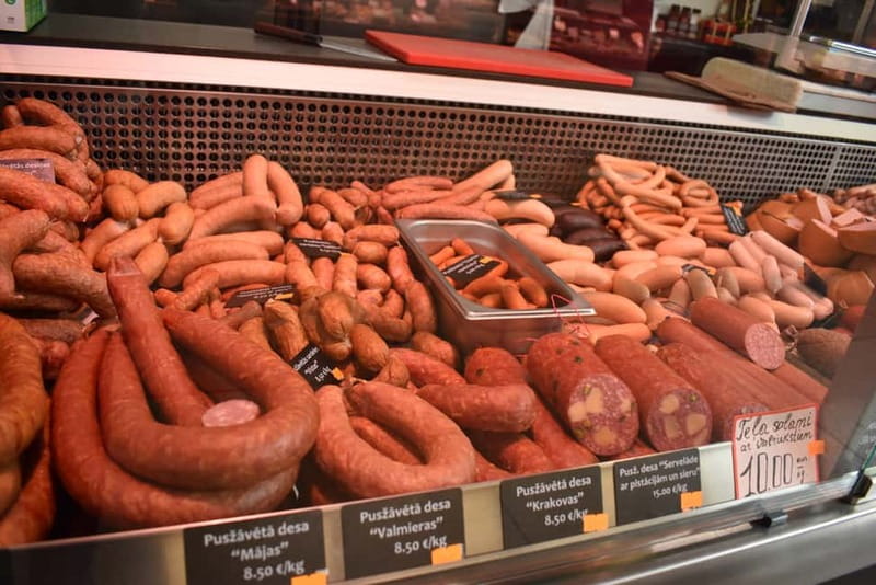 Riga: Central Market Latvian Food Tour - Meeting the guide near street number 18