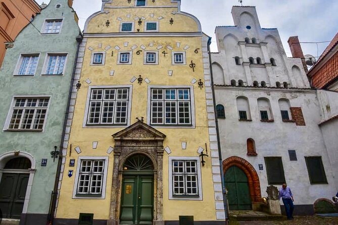 Riga Old Town, C Market & Art Nouveau Guided Walking Tour - Key points to know before booking