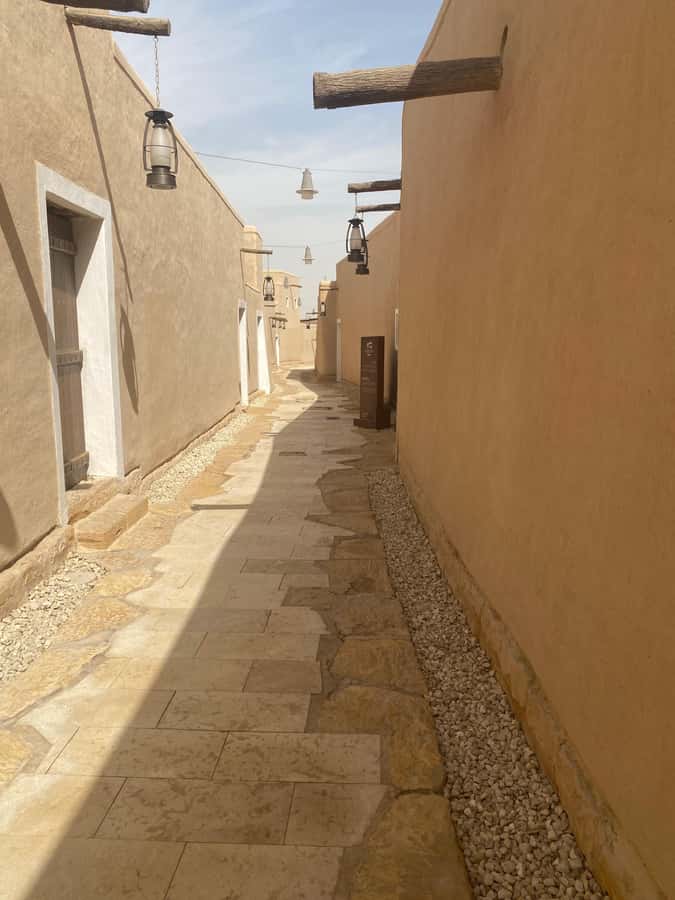 Riyadh: Al-Diriyah, Al-Masmak, Souq Al-Zal, & Boulevard Tour - Bujairi Terrace and a change of pace