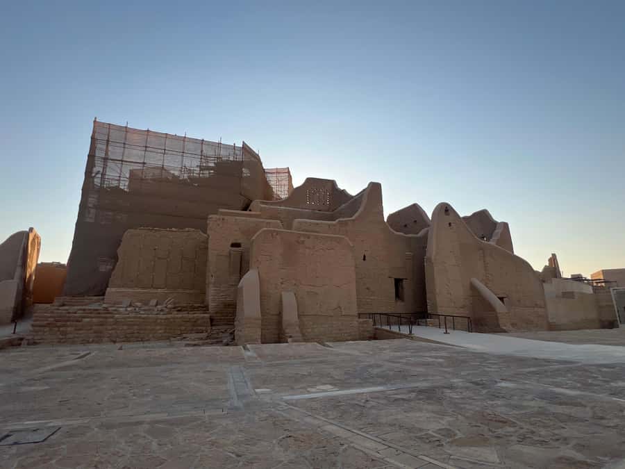 Riyadh: Masmak Fort, Souq AlZal, and Murabba Palace Tour - Masmak Fort and the fight for Riyadh