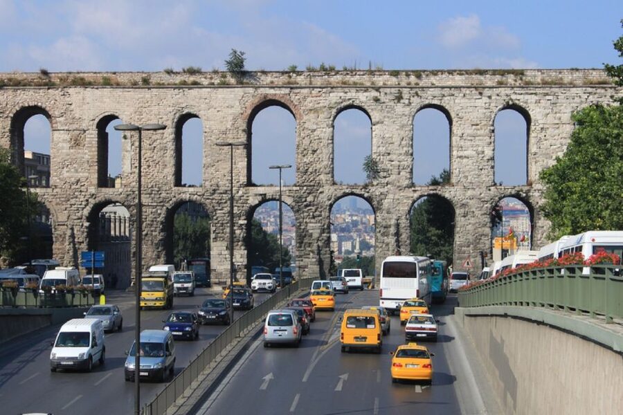 Roman Aqueduct, Sehzade Mosques &Women's Market - Why this three-hour route feels different