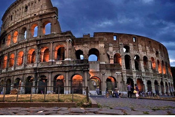 Rome: Colosseum, Roman Forum & Trajan's Market Exterior Tour - The Colosseum from the outside