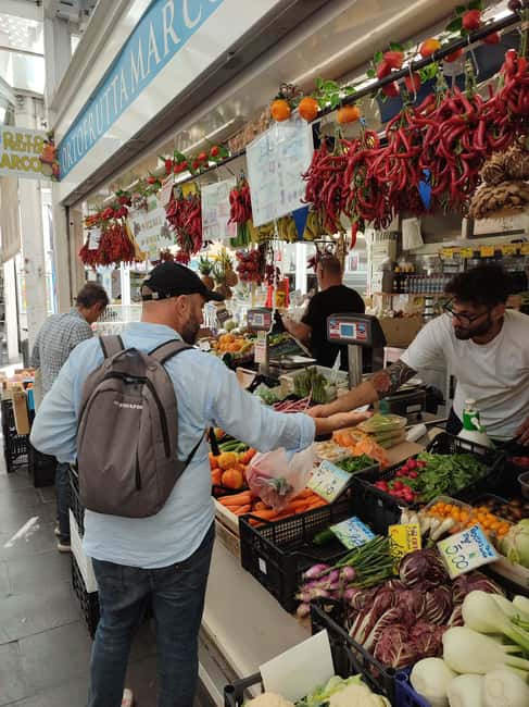 Rome: Testaccio Market Food Tour with Street Food & Wine - Why Testaccio Makes a Better Food Setting Than Central Rome