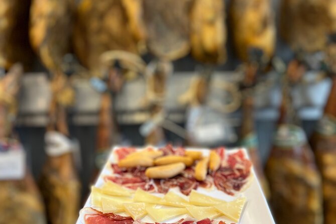 San Sebastian Pintxo Food, Wine & Market Foodie Tour(Small Group) - Group size, timing, and practical details