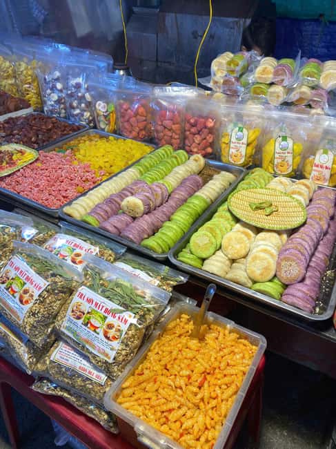Sapa Night Market Experience – BBQ, Hotpot & Black Chicken - Sapa BBQ around a charcoal grill