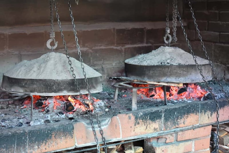Sarajevo: Sarajevo City Market, Old Town Food Tasting Tour - Učkur pita and somun: two different bread lessons