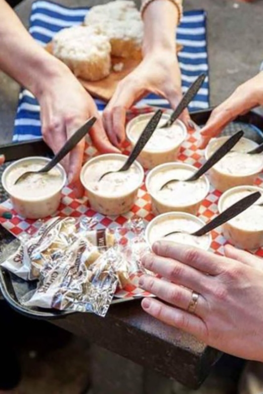 Seattle: Pike Place Market Guided Tasting Tour - From fishmongers to family stories