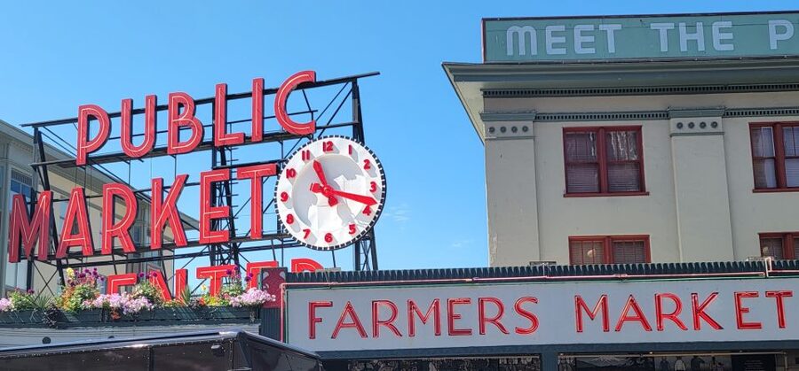Seattle: Pike Place Market Seafood Tasting Tour - Raw tuna, Japanese eel, and the wider seafood menu