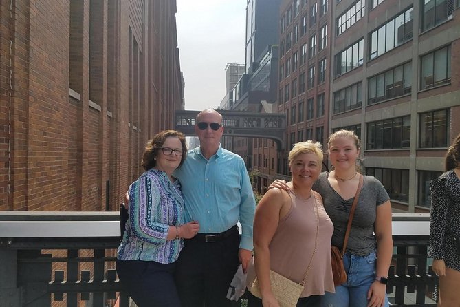 Semi-Private Meatpacking District, Chelsea Market, and High Line Walking Tour - Meatpacking District stories beyond the storefronts