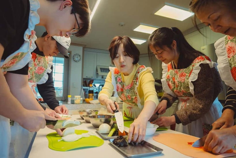 Seoul: Authentic Korean Cooking Class and Market Tour - Who will enjoy this Korean food class?