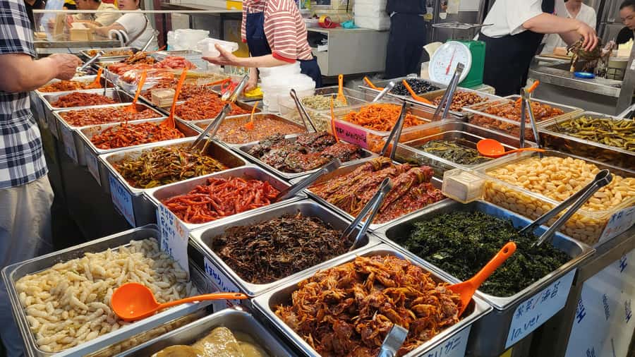 Seoul Evening Tour:Gwangjang Market&Naksan Park&Eungbongsan - Eungbongsan for the final panorama