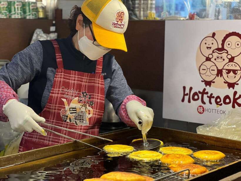 Seoul: Fearless Foodie Gwangjang Market Food Adventure - Spicy food and the value of trying something new