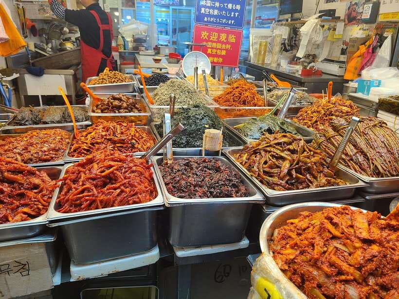 Seoul: Fearless Foodie Gwangjang Market Food Adventure - Two hours of tasting, stories, and market atmosphere