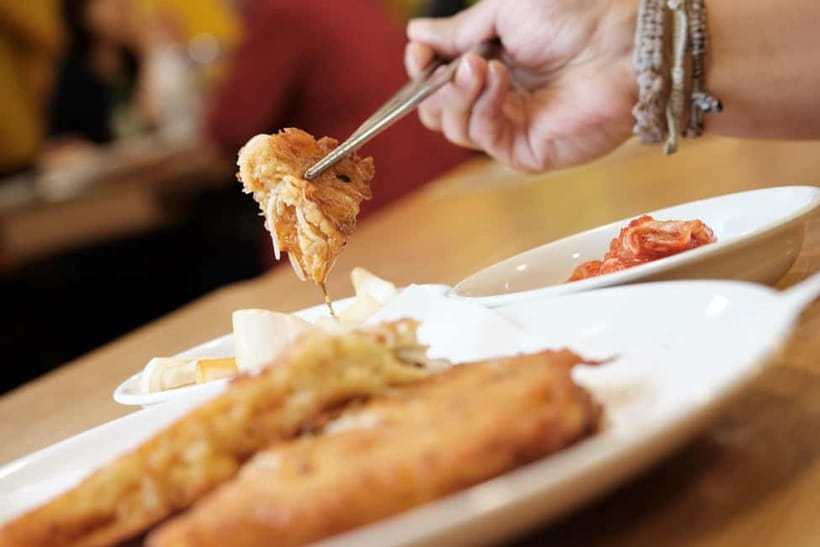Seoul: Guided Food & Market Tour with 8+ Tastings - Why the walking sections matter