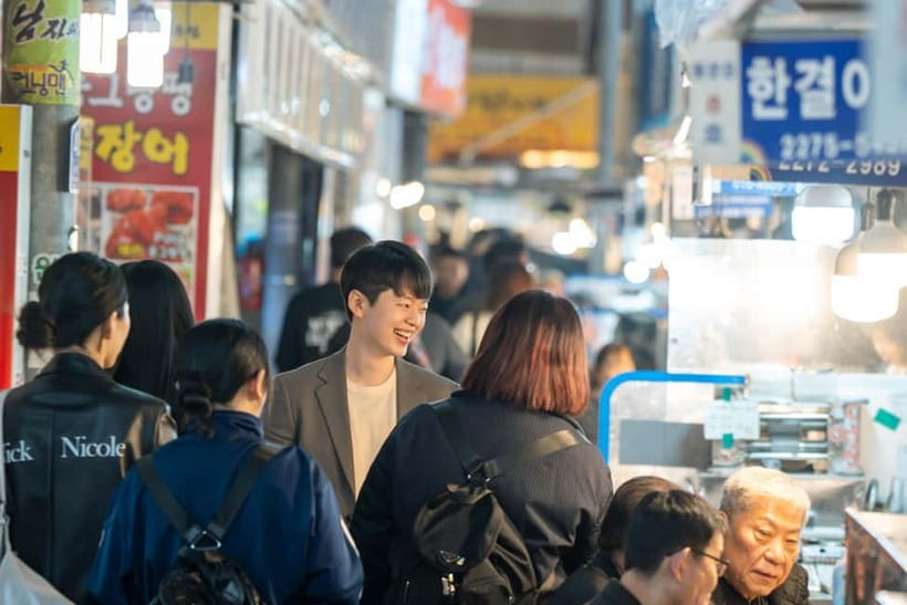 Seoul: Gwangjang Market Vegan & Vegetarian Food Tour - Eating Like a Local in a Busy Market