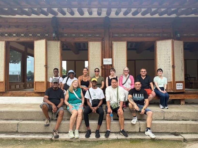 Seoul: Gyeongbok Palace, N Tower, & Local Market City Tour - Gyeongbokgung and the Changing of the Guard