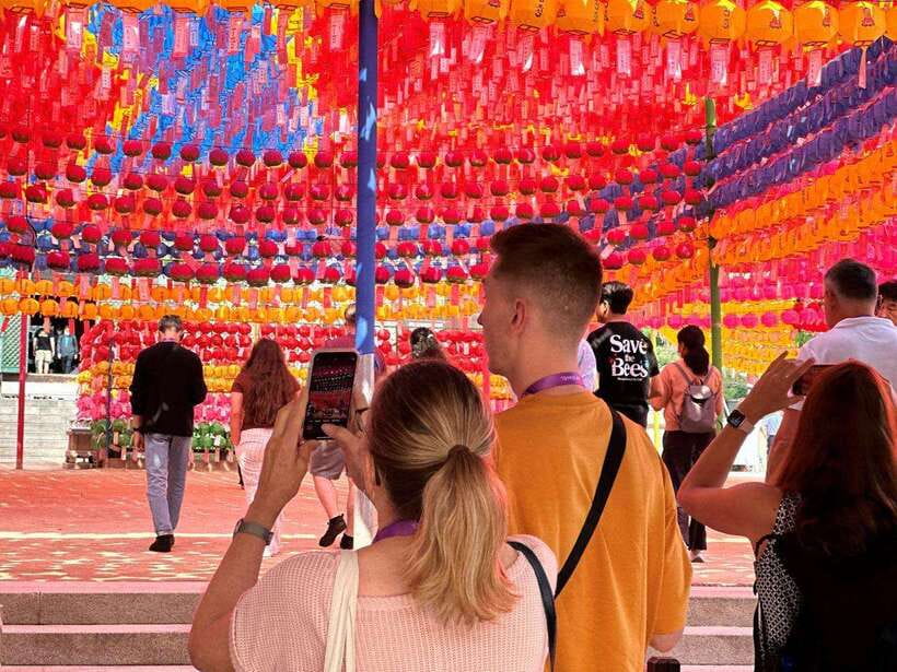 Seoul: Gyeongbok Palace, N Tower, & Local Market City Tour - The Blue House and the ginseng stop