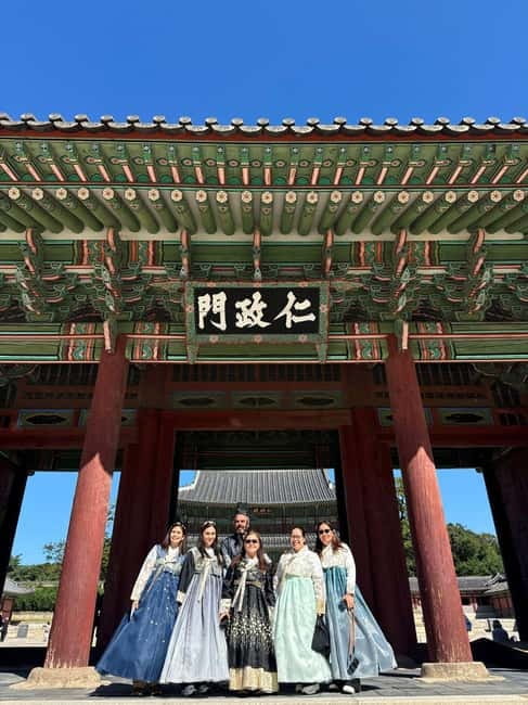 Seoul: Gyeongbok Palace, N Tower, & Local Market City Tour - Transportation, group size, and guide quality