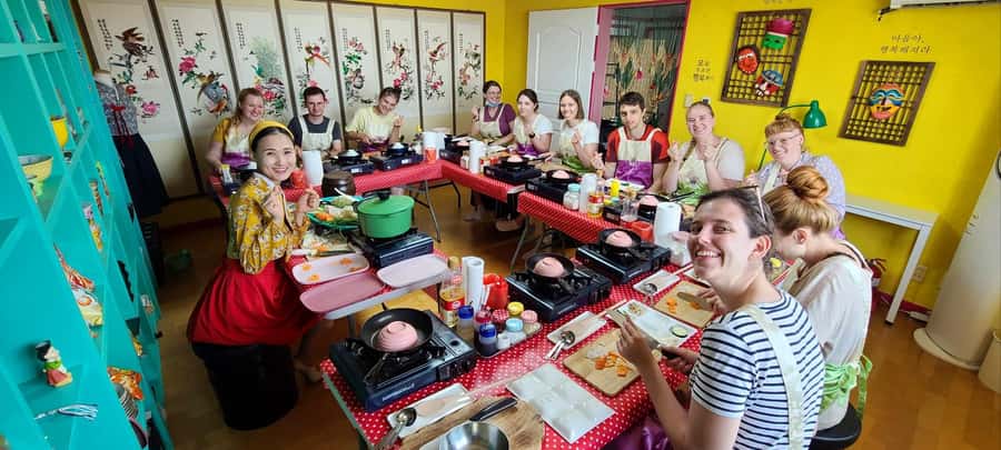 Seoul: Korean Cooking Class at a Local Home and Market Tour - Why this Seoul cooking class feels different