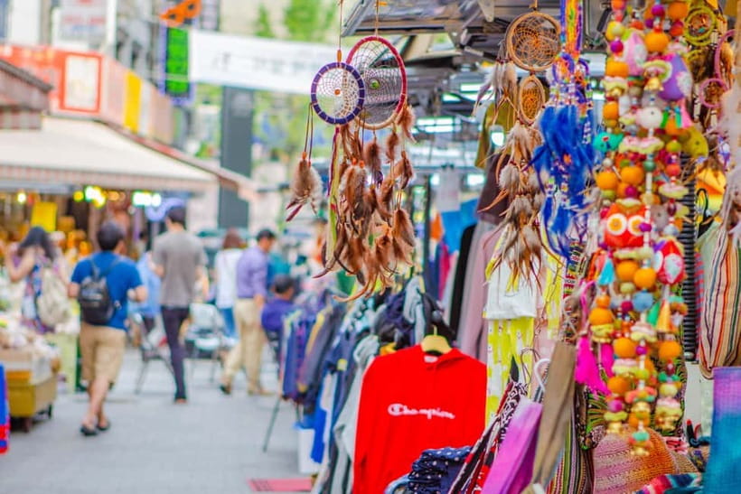 Seoul: Namdaemun Market Food Tour - Guides who add value to the walk
