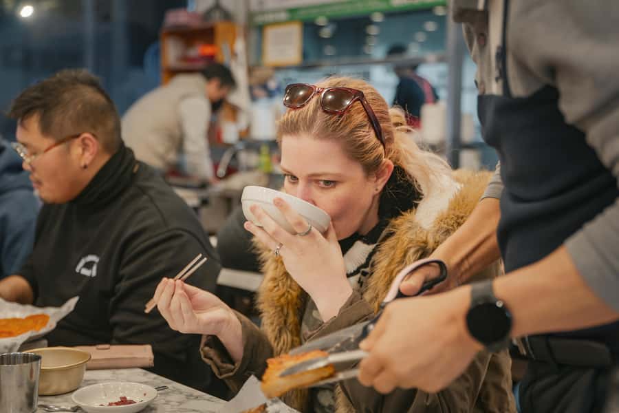 Seoul: Palace, Temple and Market Guided Foodie Tour at Night - What the $60 price really covers