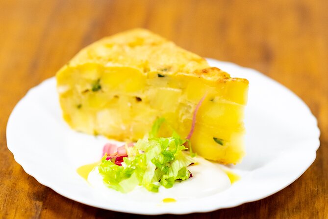 Seville Vegan Tapas Food and Market Walking Tour - The guides are a major part of the value