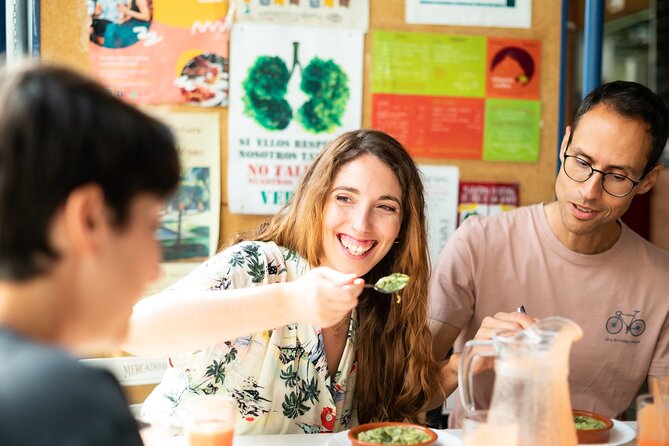 Seville Vegan Tapas Food and Market Walking Tour - Inside Mercado de Triana for the first 30 minutes