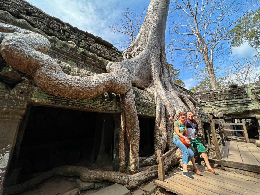 Siem Reap: Angkor Wat Sunrise and Market Tour by Jeep - Guides, photographs, and small comforts