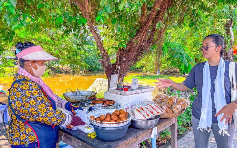 Siem Reap: FREE Market & Local Temple Tour - Tasting a Cambodian Rice Flour Snack