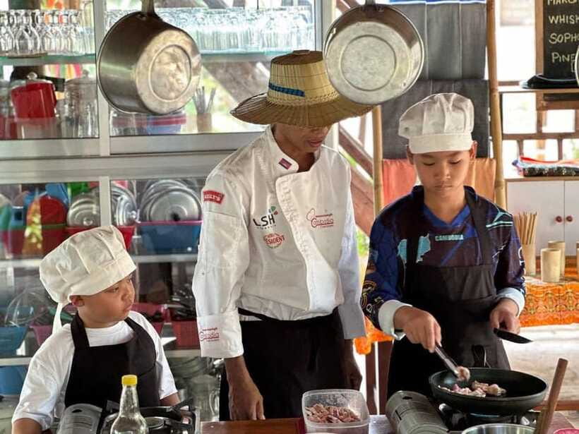 Siem Reap Khmer Cooking Class and Local Market Tour - Who should book this experience?