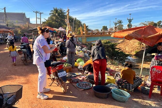 Siem Reap: Morning Bike Tours with Local Market & Lunch - Why this half-day tour feels different from a standard Siem Reap outing