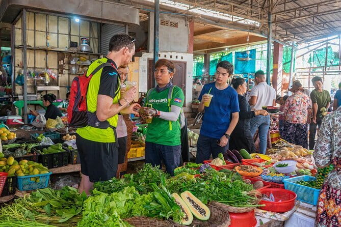 Siem Reap Morning Market & Food Tour by Tuk Tuk - Wat Bo Road and palm cream cake