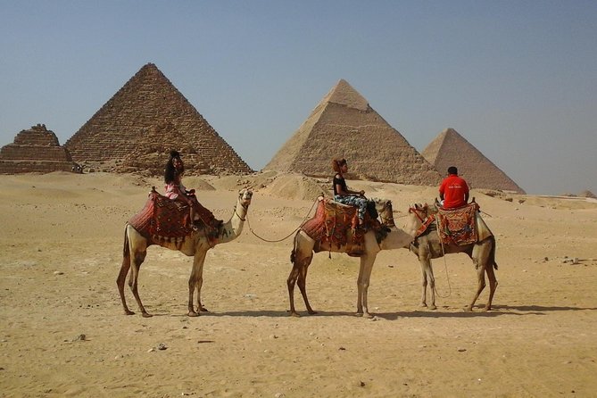 Sightseeing Day Tour to Pyramids, Egyptian Museum and Bazaar from Giza or Cairo - Three hours among the pyramids at Giza