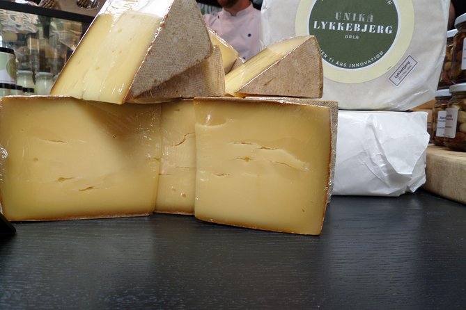 Small-Group Gourmet Evening Walking Tour of Copenhagen with Market Visit and Dinner - Who should book this evening?